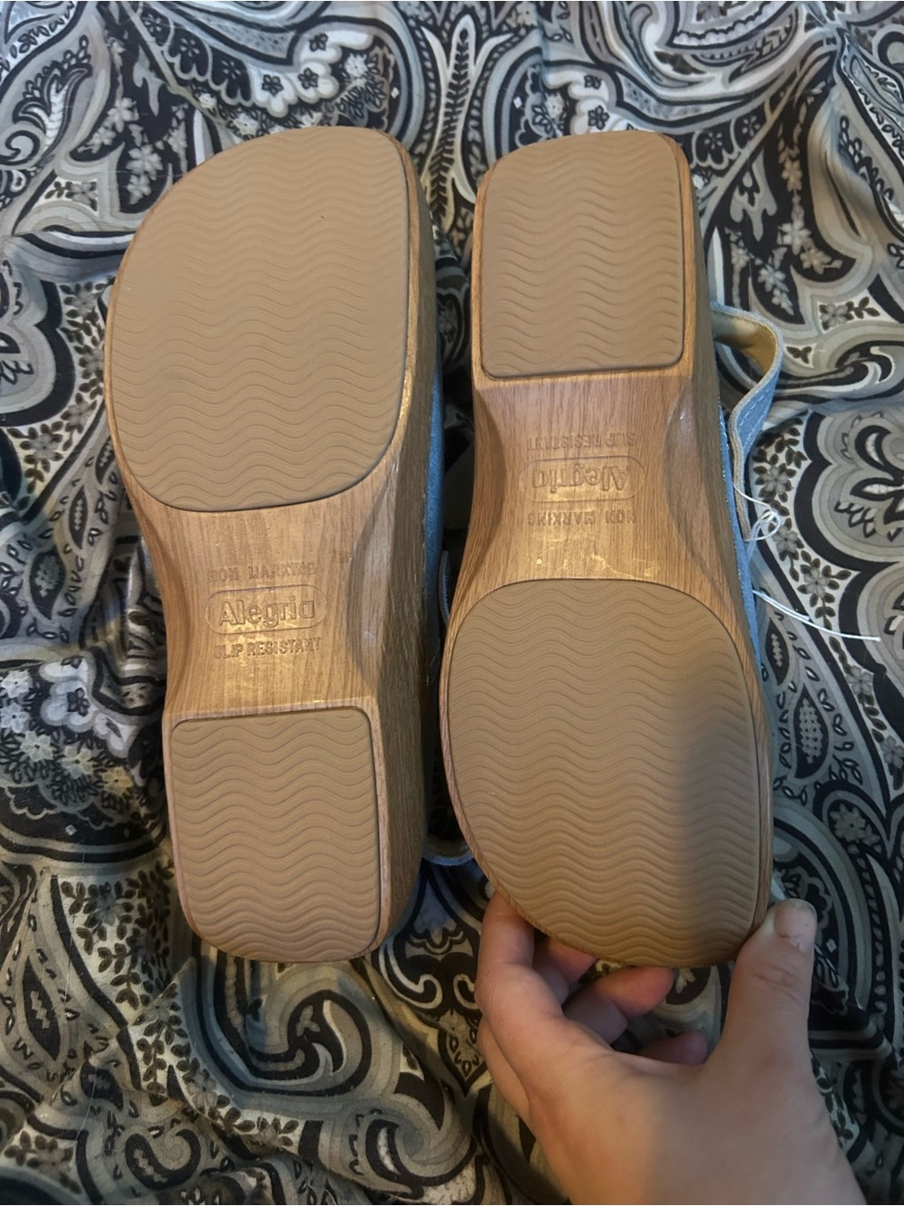 NEW! Alegria clogs - Picture 6 of 11